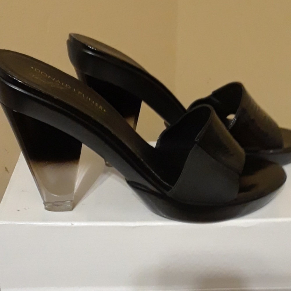 DONALD J. PLINER - BLACK MULES MADE IN ITALY